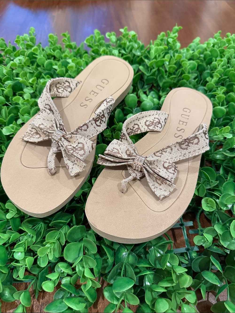 GUESS Tan Logo Bow Thong Sandals for Women